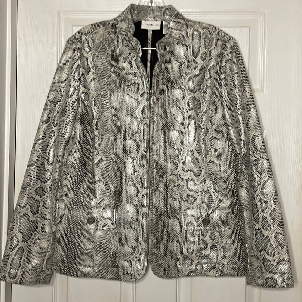Ladies Size 12 (fits like M) Snake Skin Print Blazer